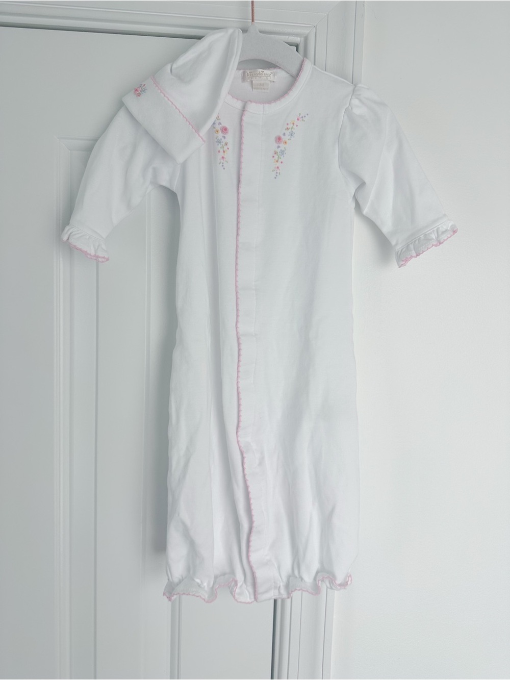 Kissy kissy Embroidered gown snd hat set SM (fits like 0-3m) new without tags